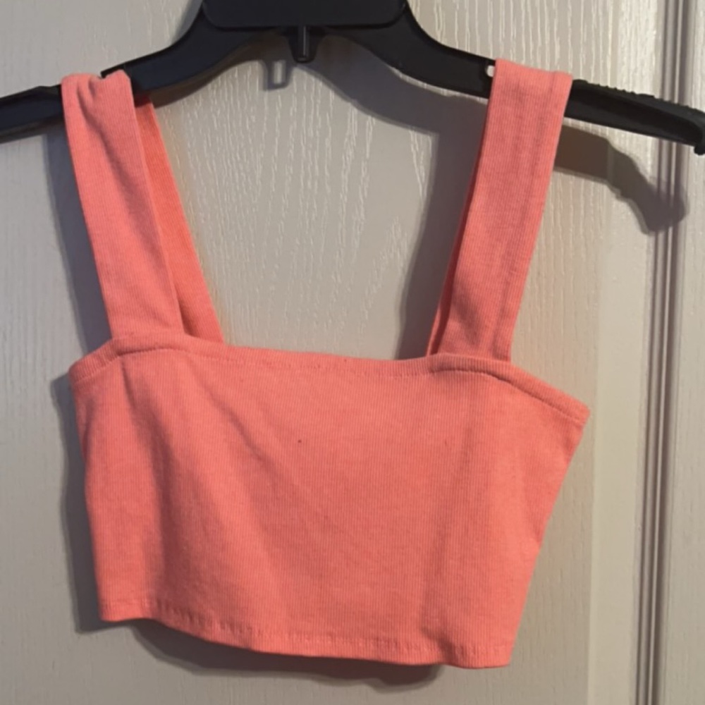 medium pink crop top